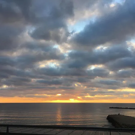 La Vie Est Belle A San Remo